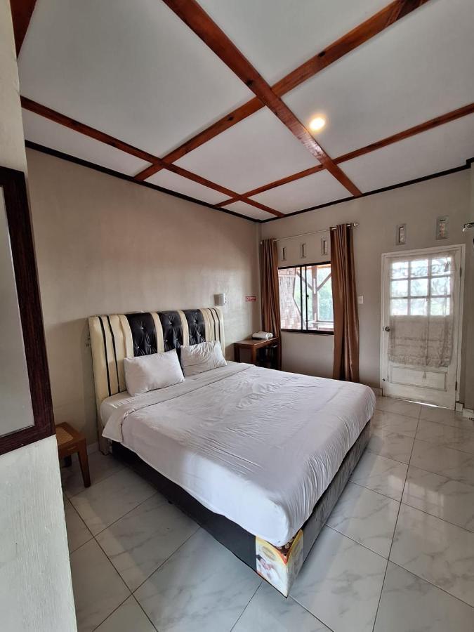 Ron'S Guest House Berastagi Backpacker Rooms 외부 사진