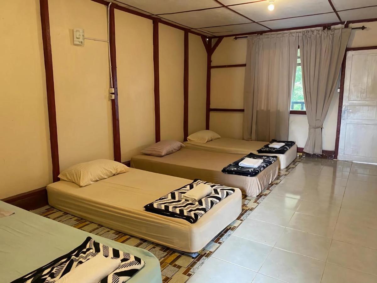 Ron'S Guest House Berastagi Backpacker Rooms 외부 사진