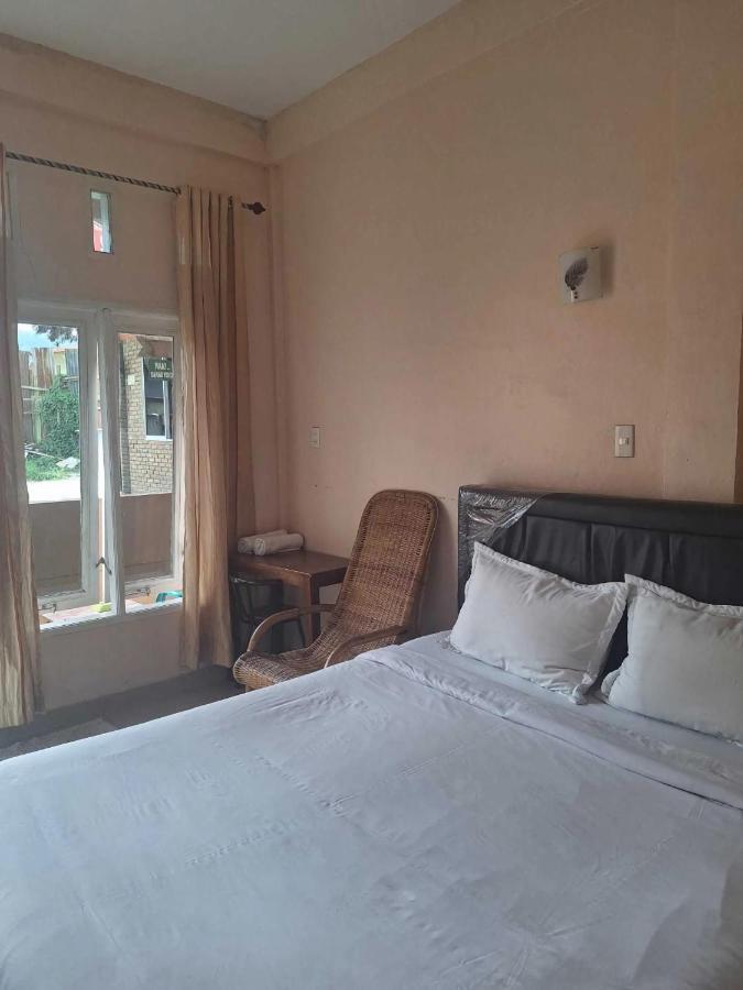 Ron'S Guest House Berastagi Backpacker Rooms 외부 사진