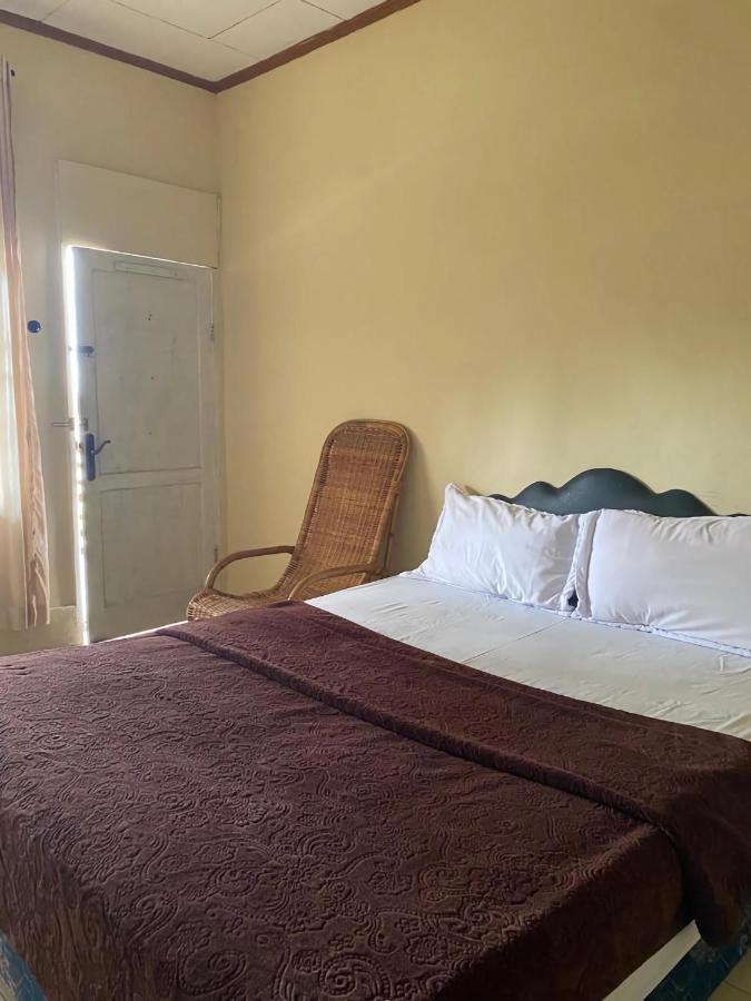 Ron'S Guest House Berastagi Backpacker Rooms 외부 사진