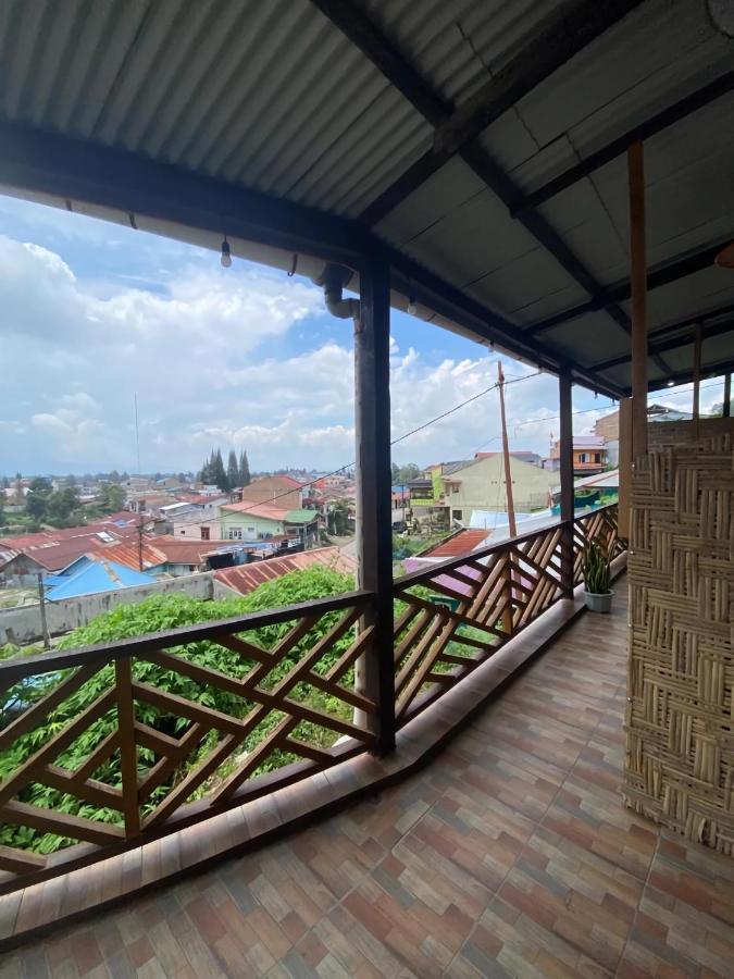 Ron'S Guest House Berastagi Backpacker Rooms 외부 사진