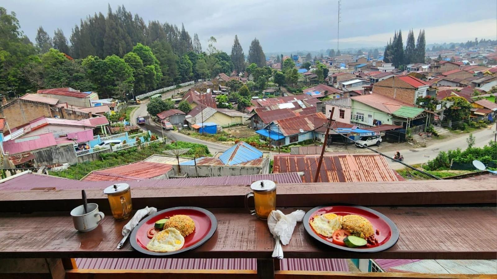 Ron'S Guest House Berastagi Backpacker Rooms 외부 사진